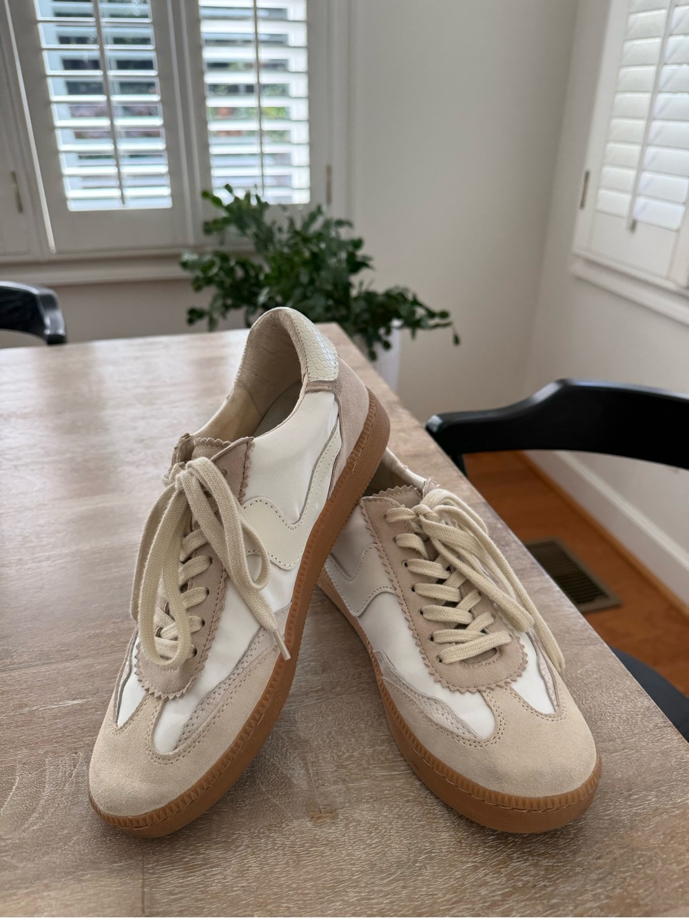 Dolce Vita Cream, White & Gum Low-Top Sneakers